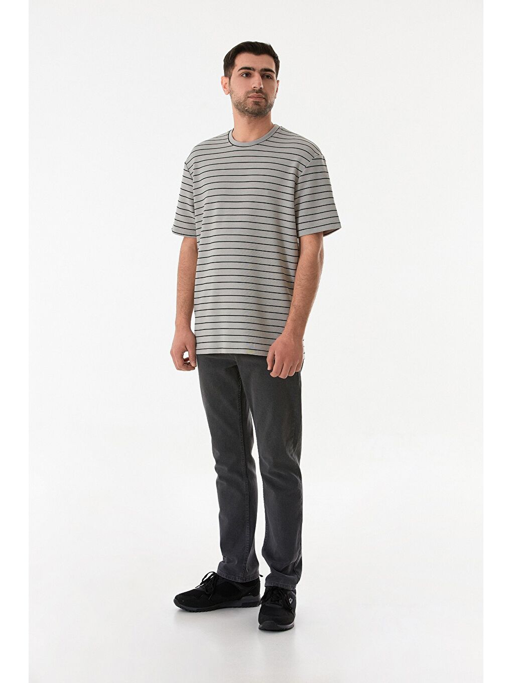 Gri Çizgili Jakarlı Bisiklet Yaka Tişört-3