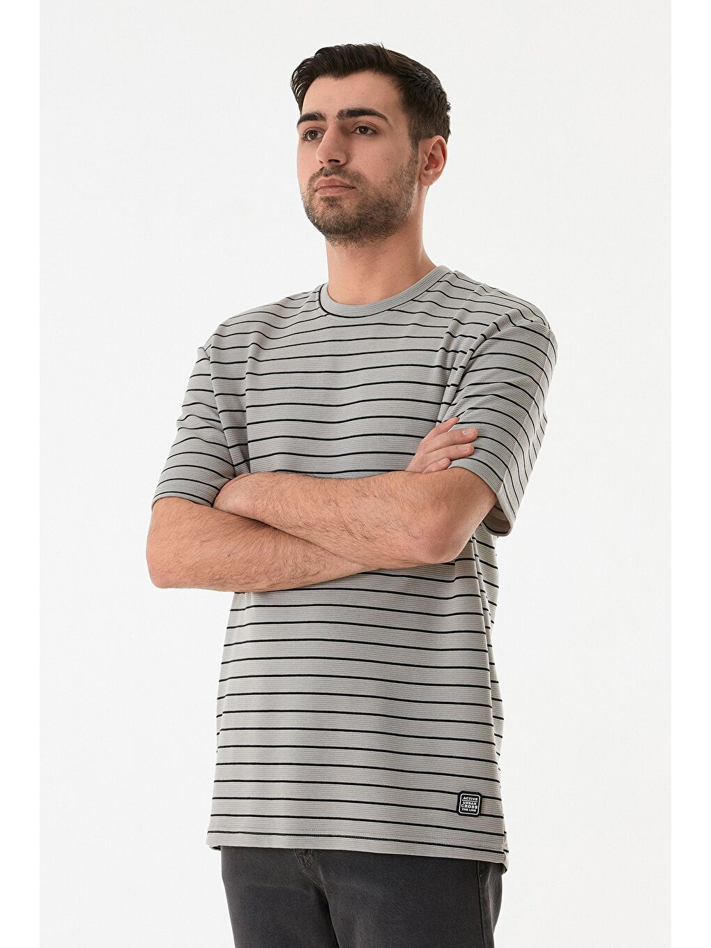 Gri Çizgili Jakarlı Bisiklet Yaka Tişört-4