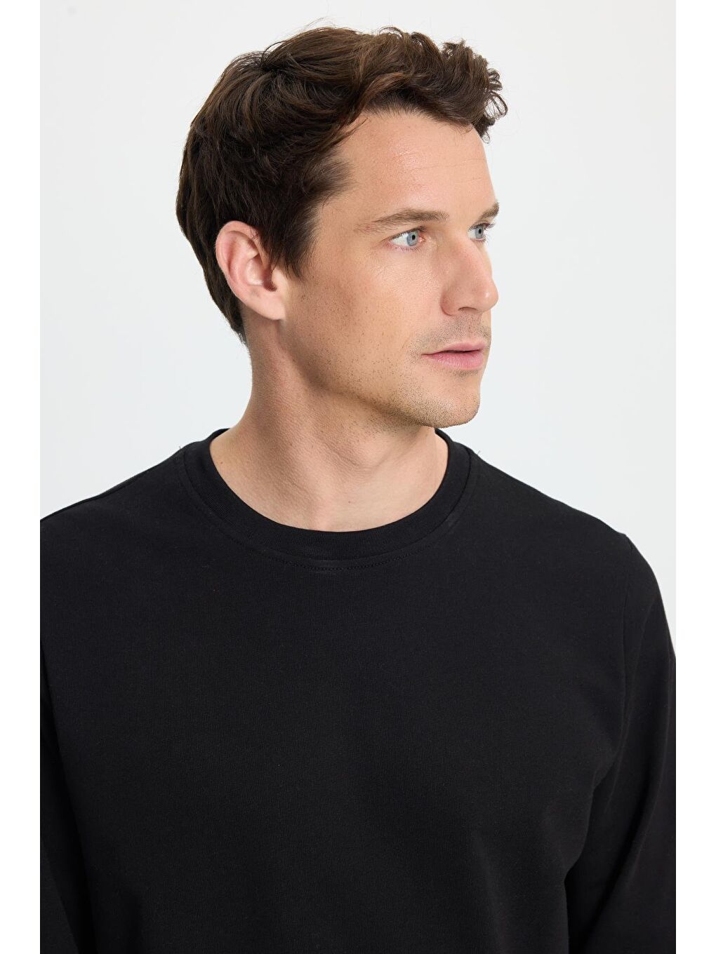 Erkek Relax Fit Rahat Kesim %100 Pamuk 2 İplik Bisiklet Yaka Siyah Sweatshirt-1