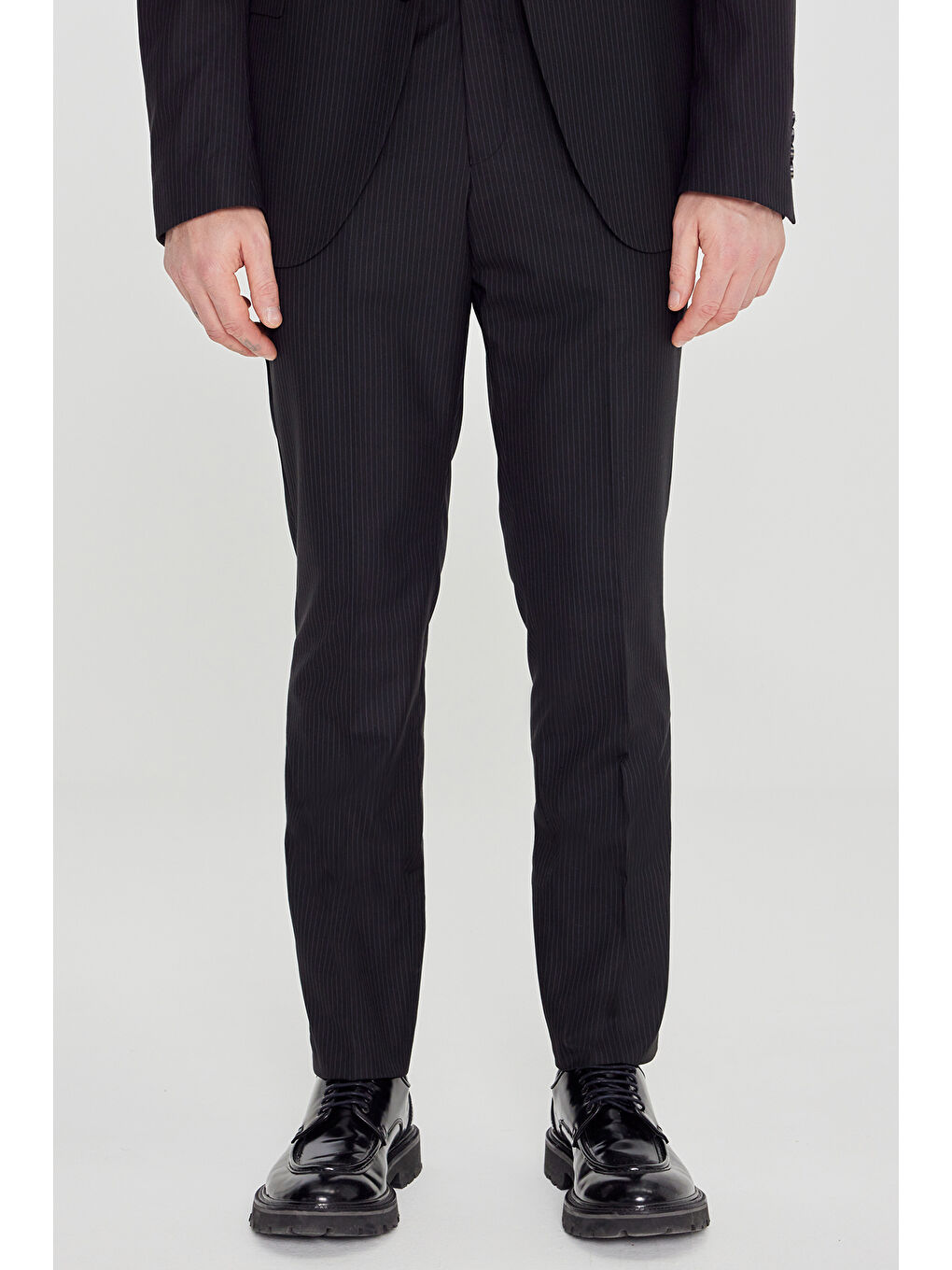 Erkek Siyah Slim Fit Kırlangıç Yaka Çizgili Esnek Takım Elbise-3