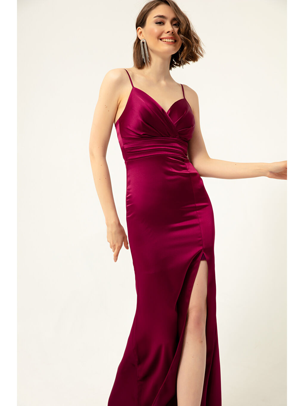 Kadın Mürdüm Askılı Yırtmaçlı Uzun Saten Abiye & Mezuniyet Elbisesi-2