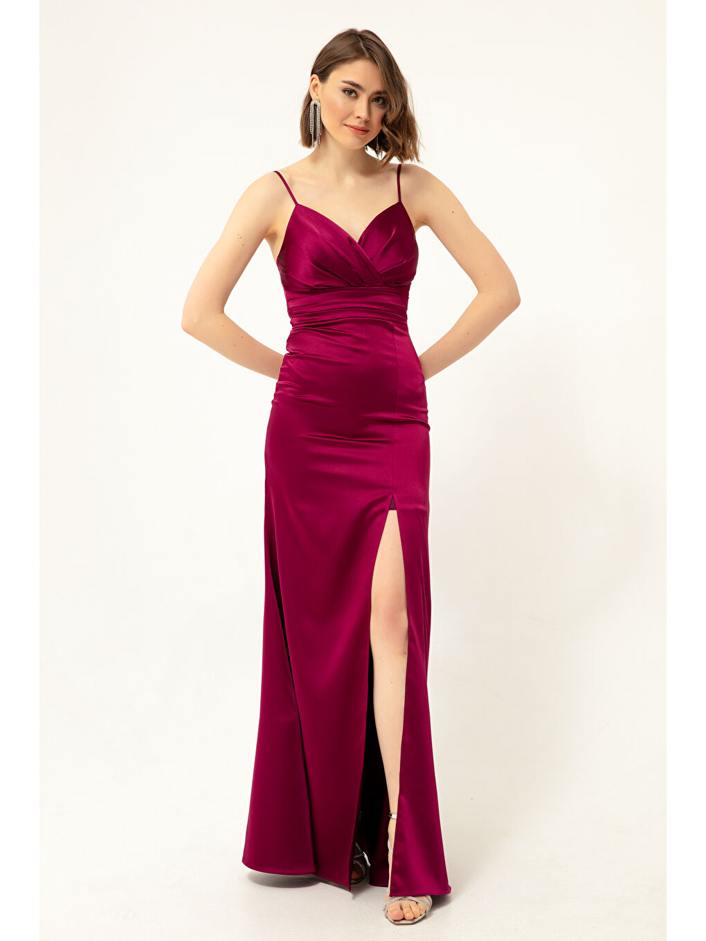 Kadın Mürdüm Askılı Yırtmaçlı Uzun Saten Abiye & Mezuniyet Elbisesi-3