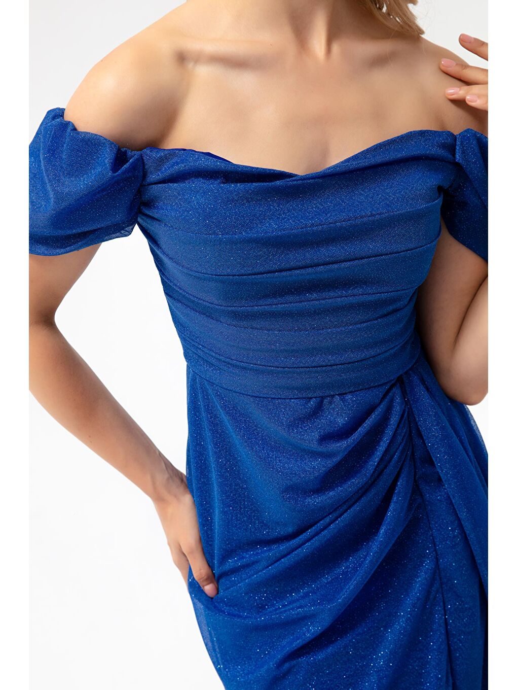 Mavi Kadın Saks Kayık Yaka Drapeli Yırtmaçlı Uzun Simli Abiye Elbise-3