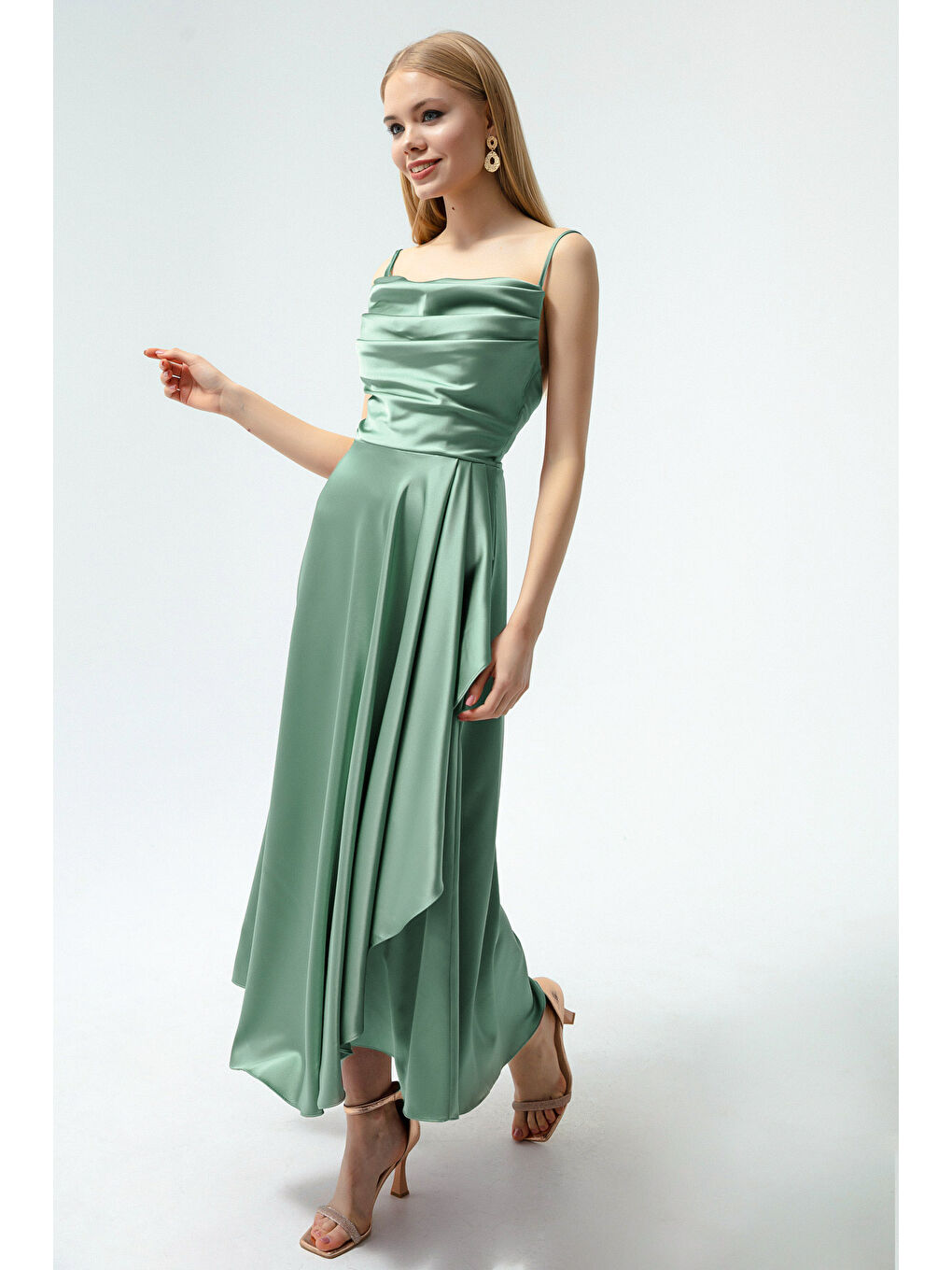 Kadın Mint Yeşili Volanlı Yırtmaçlı Saten Midi Boy Abiye & Mezuniyet Elbisesi-1