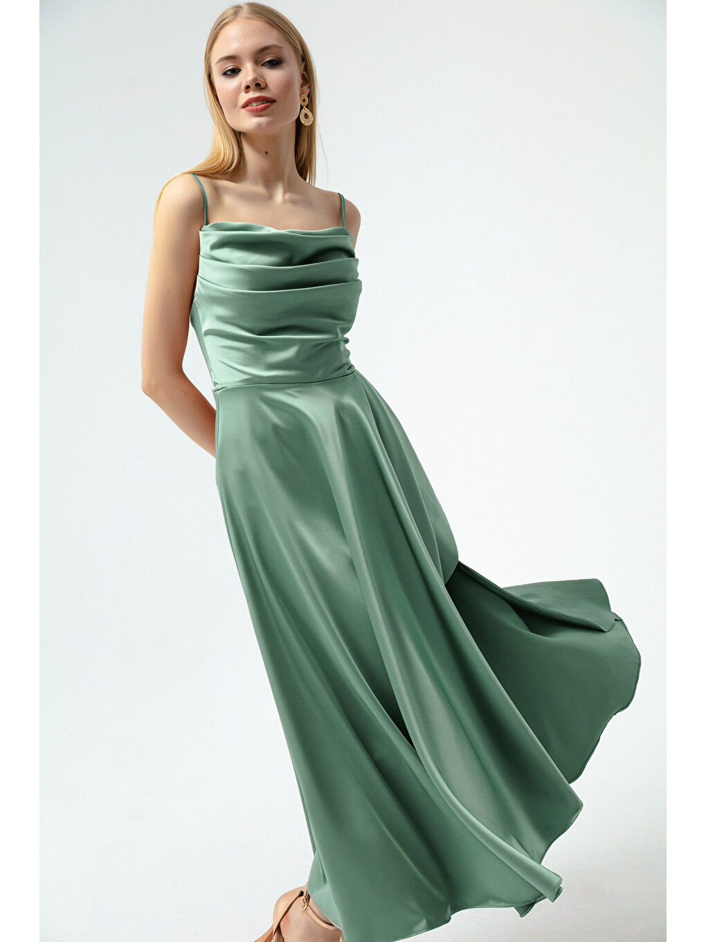 Kadın Mint Yeşili Volanlı Yırtmaçlı Saten Midi Boy Abiye & Mezuniyet Elbisesi-2