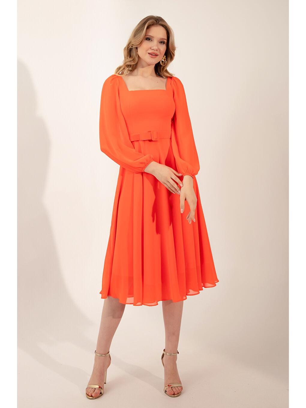 Kadın Turuncu Kare Yaka Kemerli Midi Şifon Abiye Elbise-1