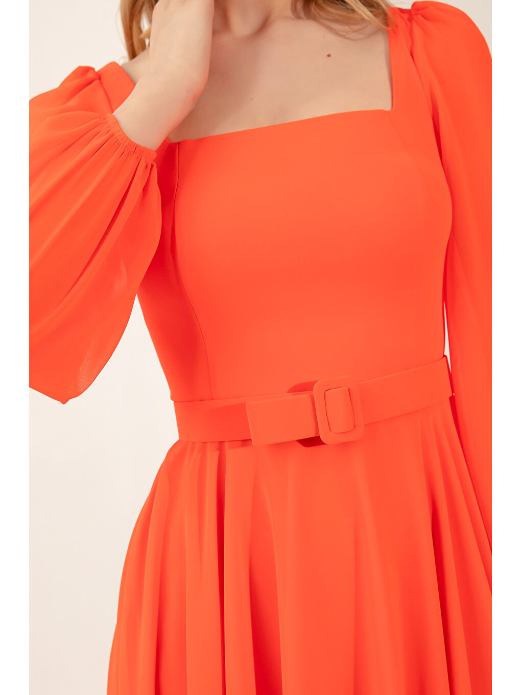 Kadın Turuncu Kare Yaka Kemerli Midi Şifon Abiye Elbise-2