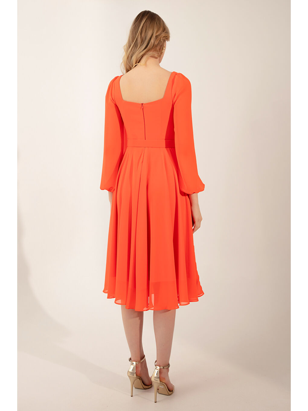 Kadın Turuncu Kare Yaka Kemerli Midi Şifon Abiye Elbise-4