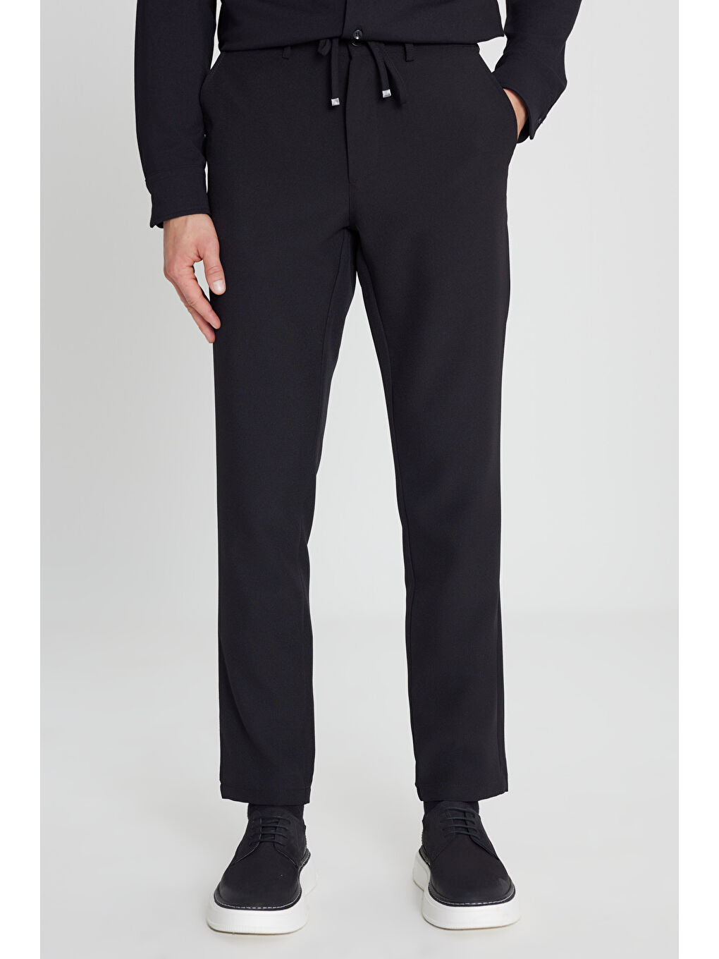 Erkek Siyah Slim Fit Beli Bağlamalı Gofre Desenli Yan Cepli Casual Pantolon