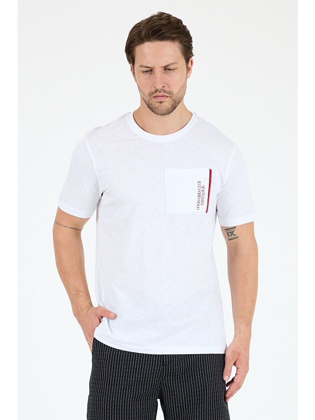 Beyaz Bisiklet Yaka Baskılı Penye Erkek %100 Pamuk Tişört-1