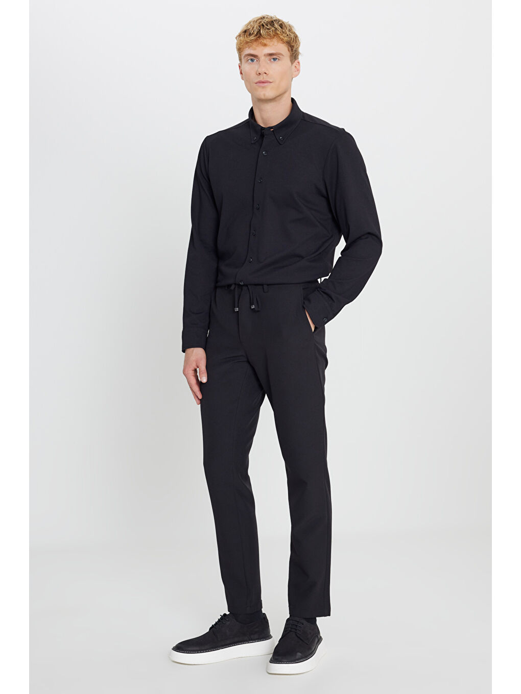 Erkek Siyah Slim Fit Beli Bağlamalı Gofre Desenli Yan Cepli Casual Pantolon-2