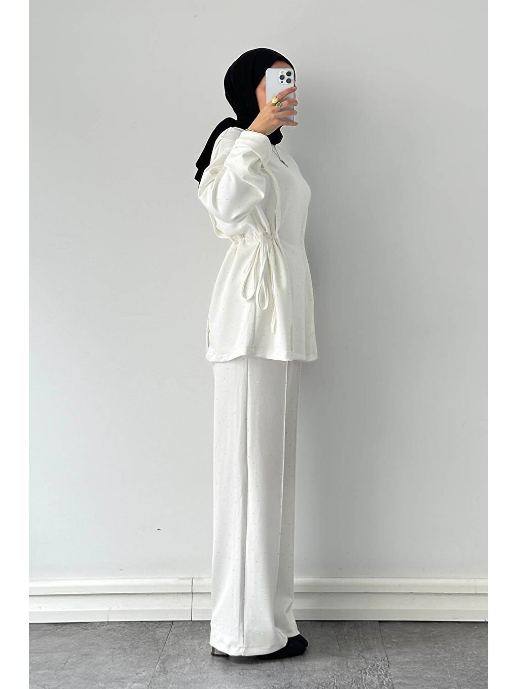 Tünel Detaylı Taşlı Takım Beyaz-1