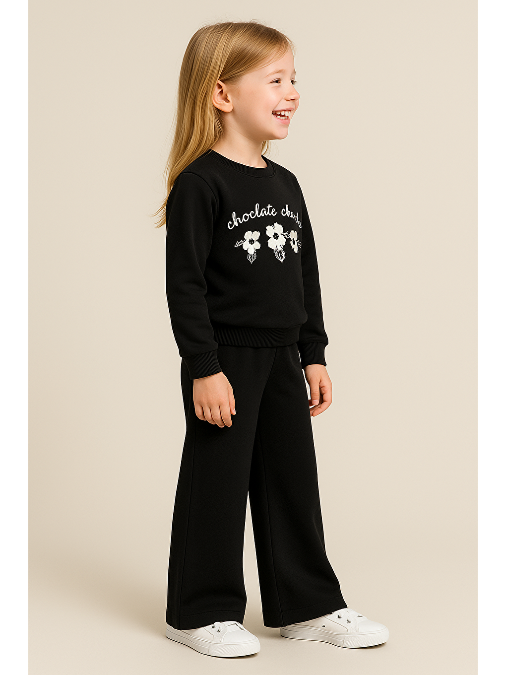 Bisiklet Yaka Papatya Nakışlı Siyah Renk Kız Çocuk Eşofman Takım-1