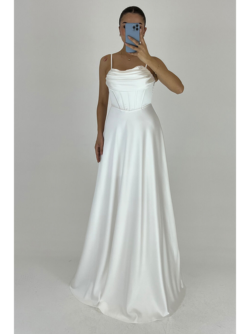 Kadın Beyaz İnce Askılı Sırt İp Bağlama Detaylı Abiye-1