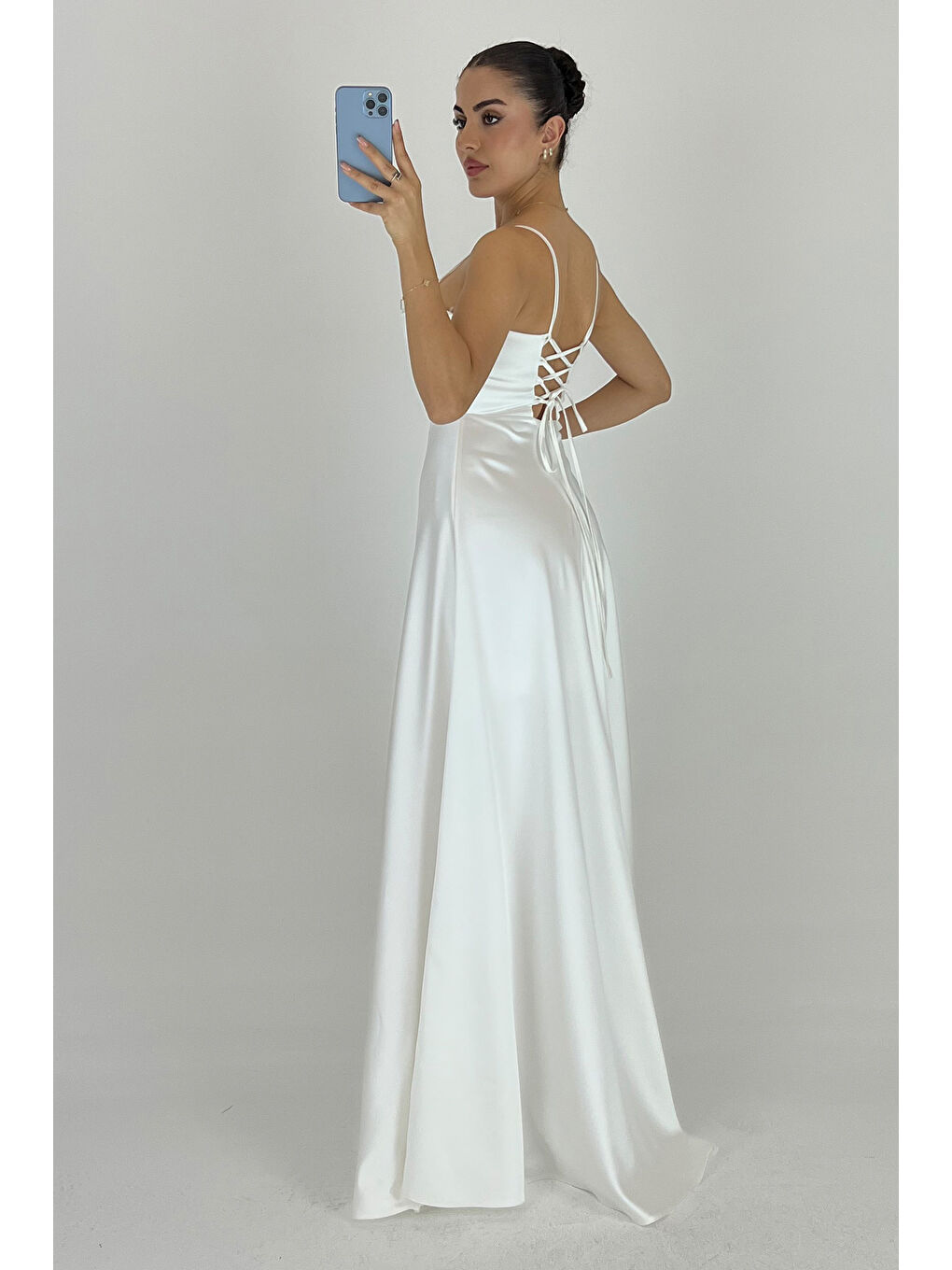 Kadın Beyaz İnce Askılı Sırt İp Bağlama Detaylı Abiye-4