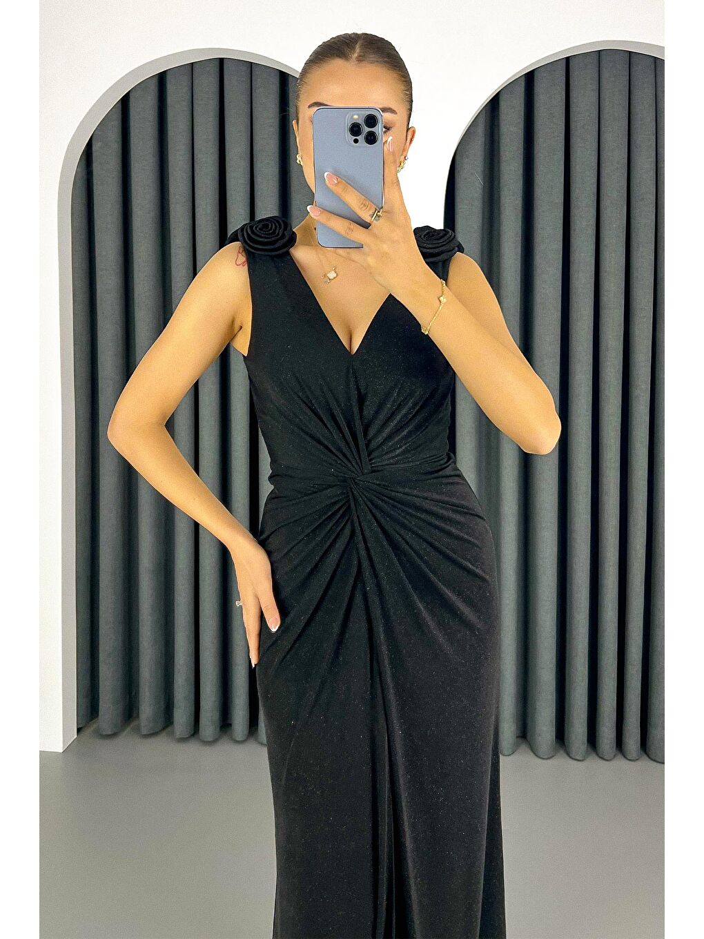 Kadın Siyah Gül Detaylı Simli Uzun Abiye Elbise-2