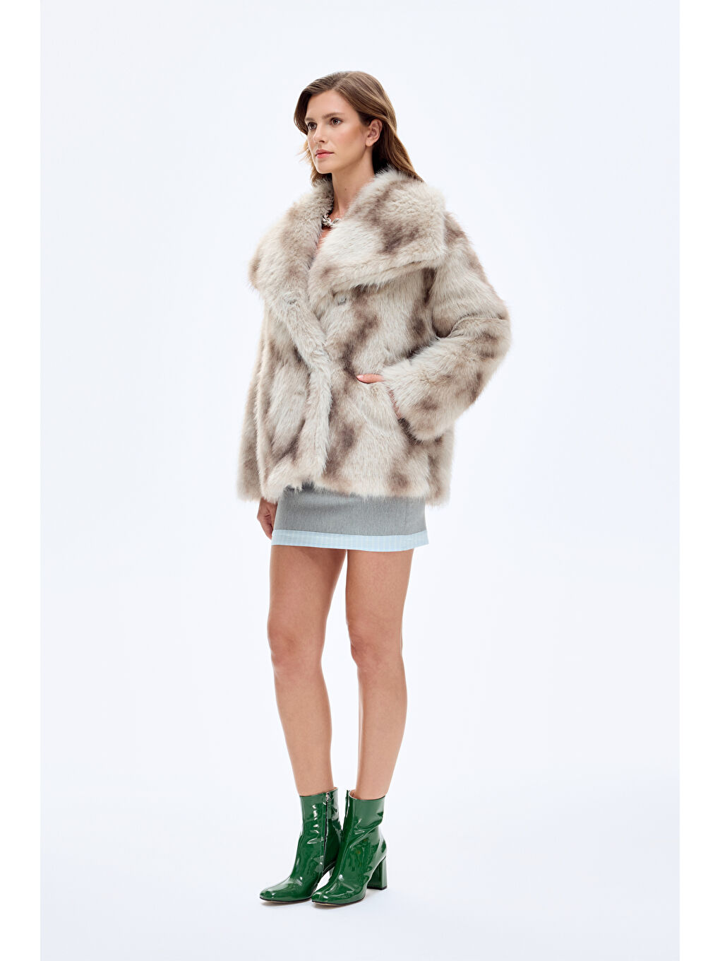 Bej Kruvaze Yaka Kürk Kaban Vizon-3