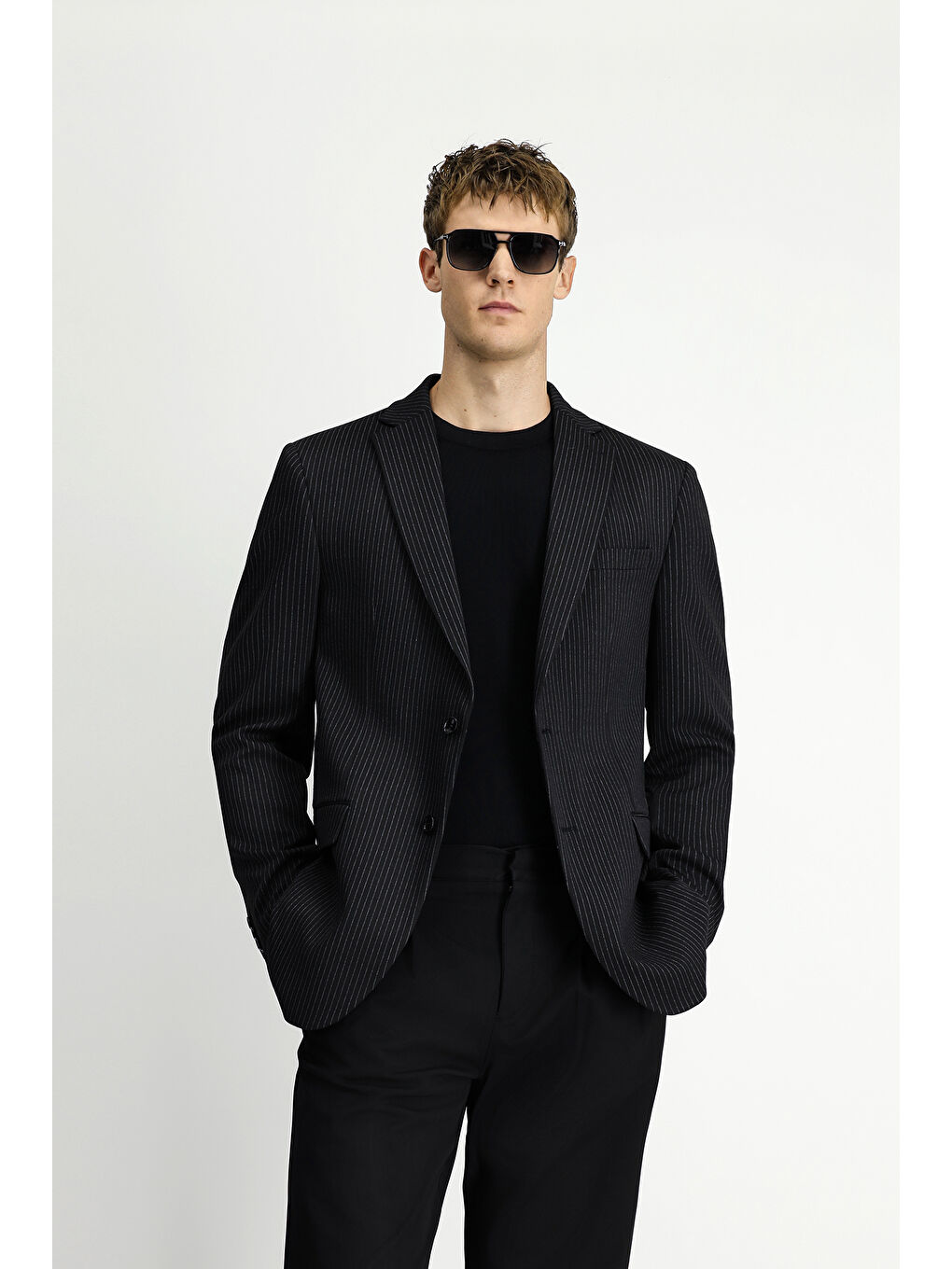 Siyah Regular Fit Sivri Yaka Düz Armürlü Yünlü Klasik Erkek Blazer Ceket-3