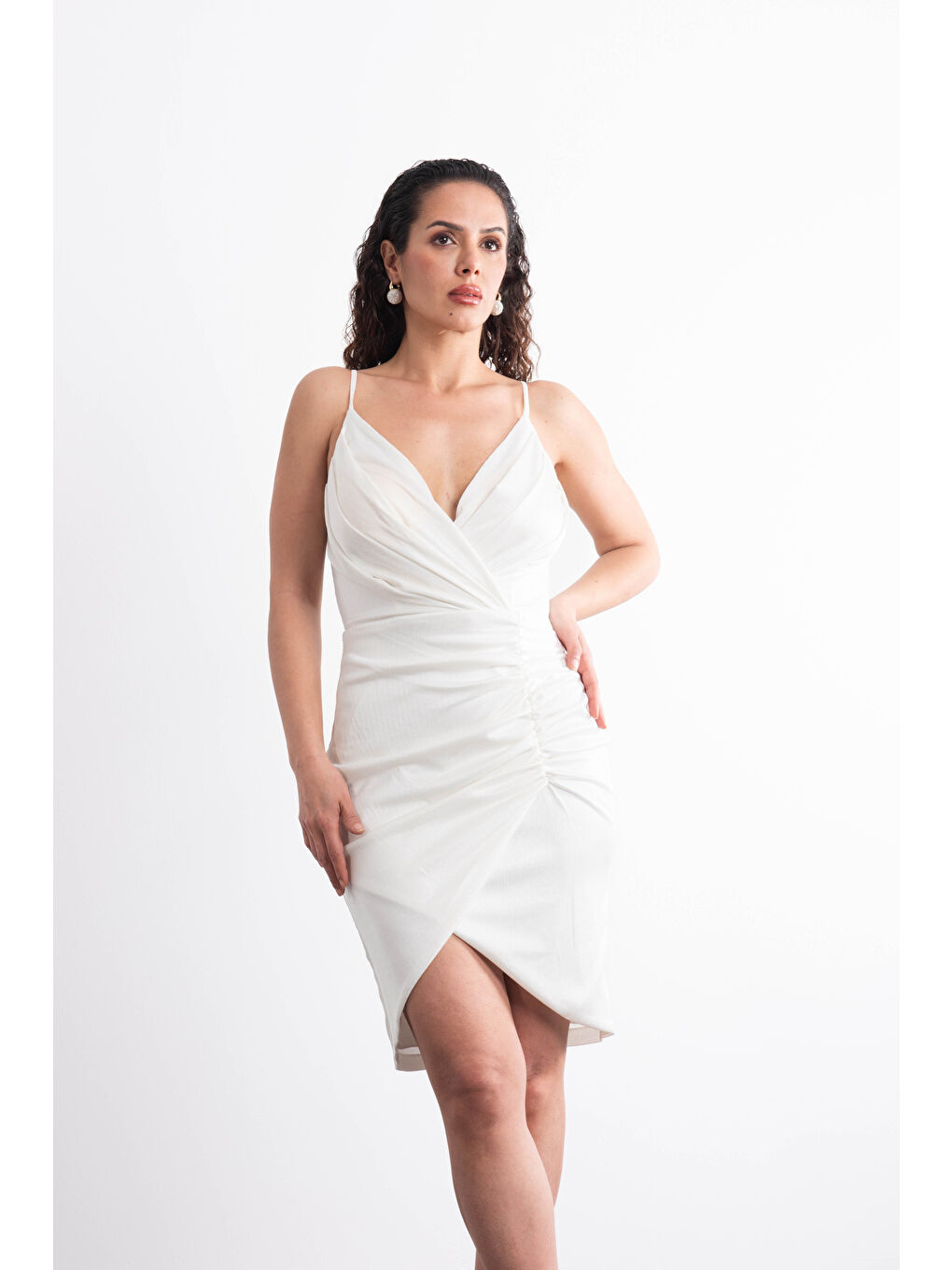 Ekru Askılı ,Kruvaze Yaka ,Işıltılı , Eteği Drapeli ,Mini ,Şık Gece Elbisesi-5