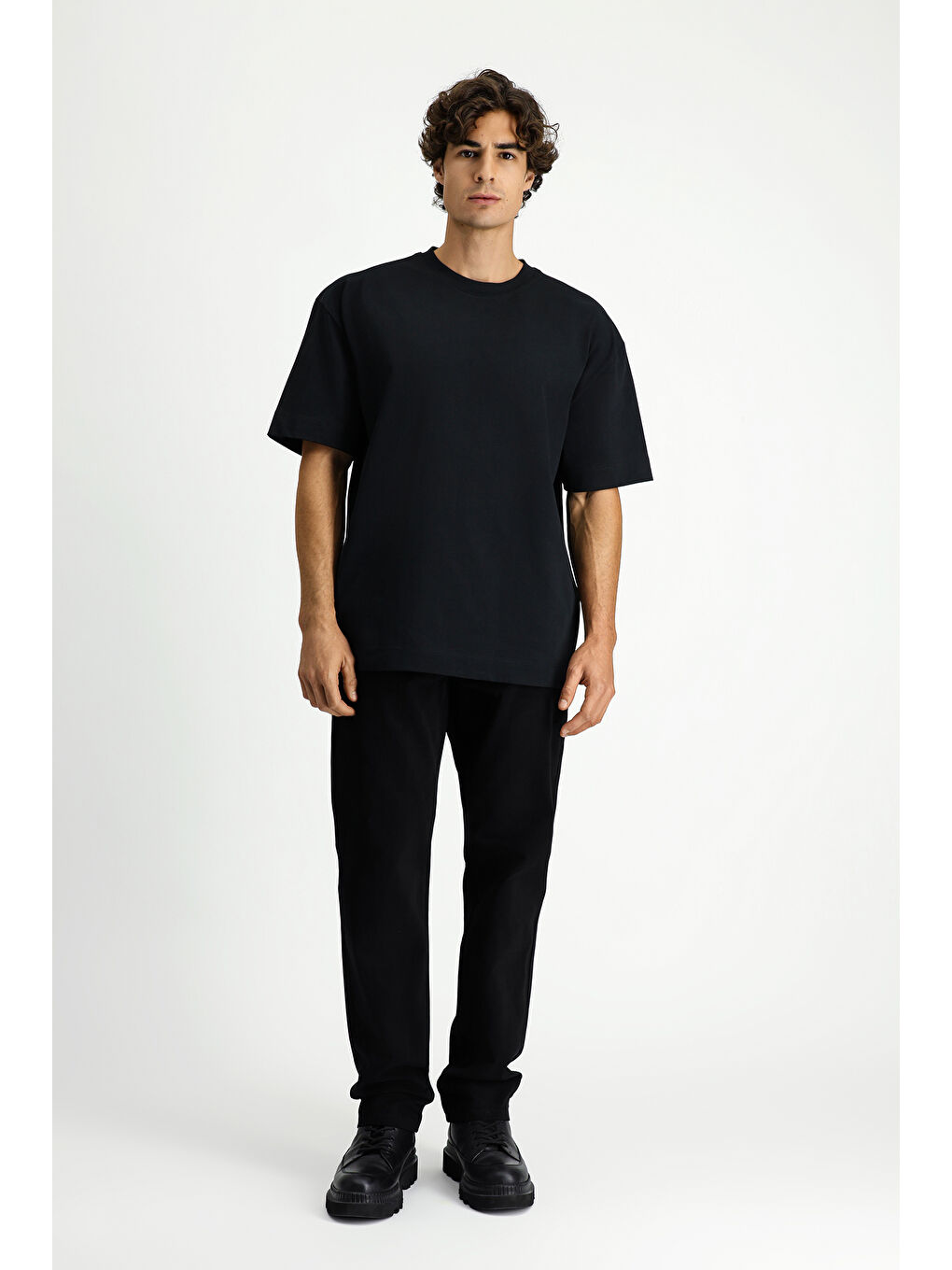 Siyah Bisiklet Yaka Oversize Ekstra Rahat Kesim Pamuk Tişört-1