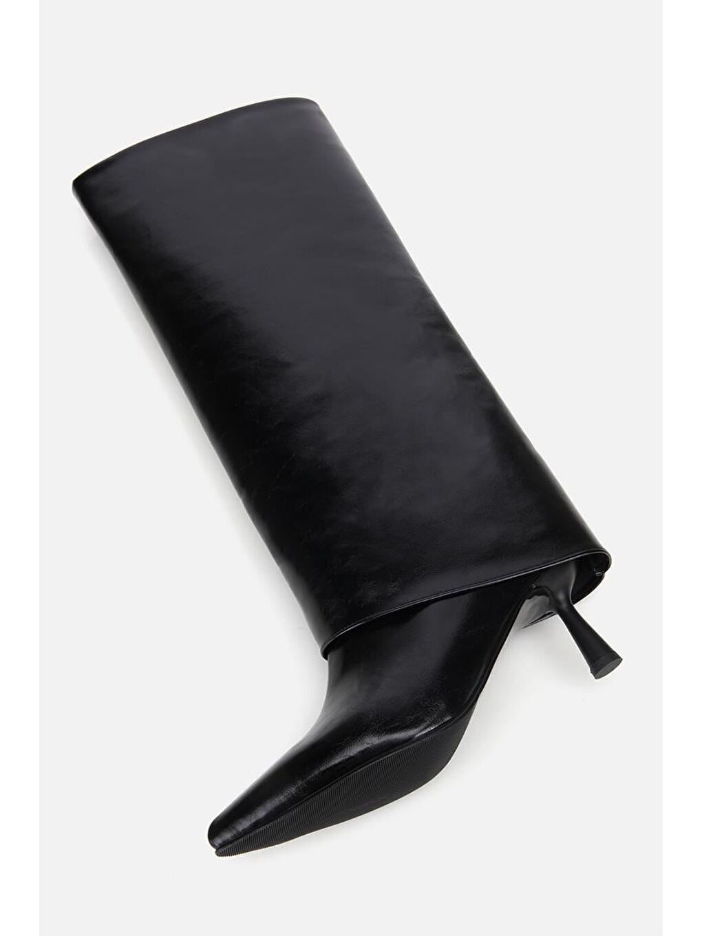 Kadın Rugan Siyah Kırışık Görünümlü Topuklu Çizme-5