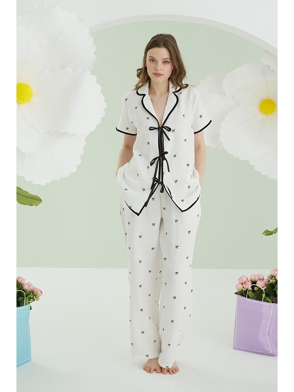 Ekru Kurdele Önden Bağlamalı Pijama Takımı