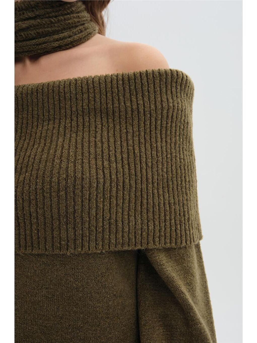 Haki Şal Yaka Uzun Triko Elbise-3