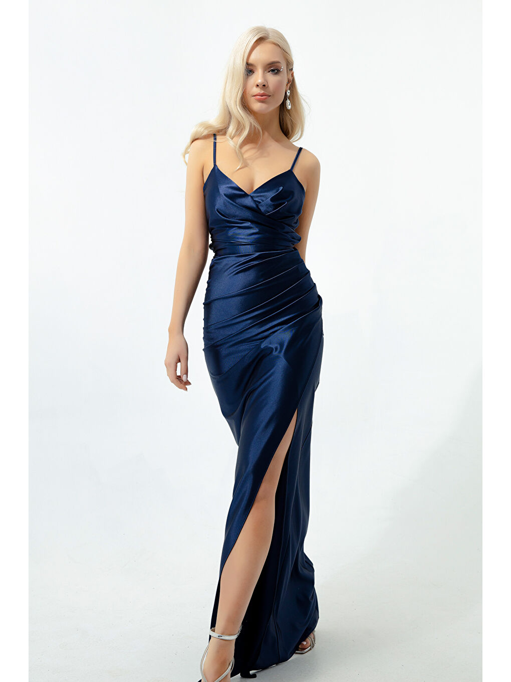 Kadın Lacivert Sırt Dekolteli Yırtmaçlı Uzun Abiye Elbise-2