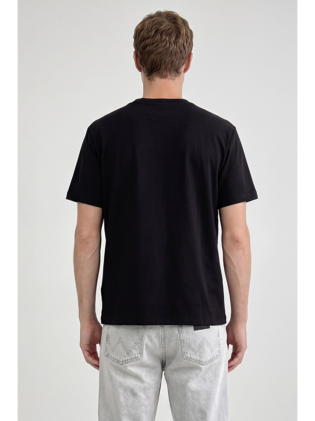 Siyah %100 Pamuk Regular Fit Normal Kesim Bisiklet Yaka Logo Detaylı Tişört-4