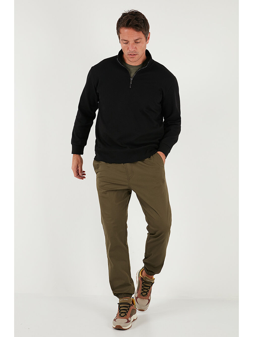 Siyah Pamuklu Regular Fit Yarım Fermuarlı Dik Yaka Sweat 5905470-1