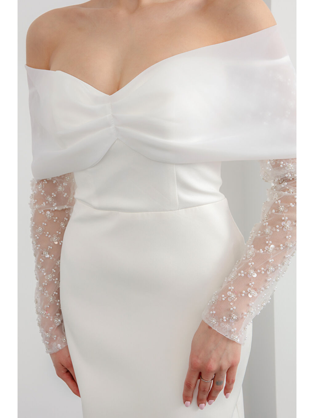 Kadın Beyaz Kol Detaylı Fiyonklu Söz Nişan Nikah Abiye Elbise-3