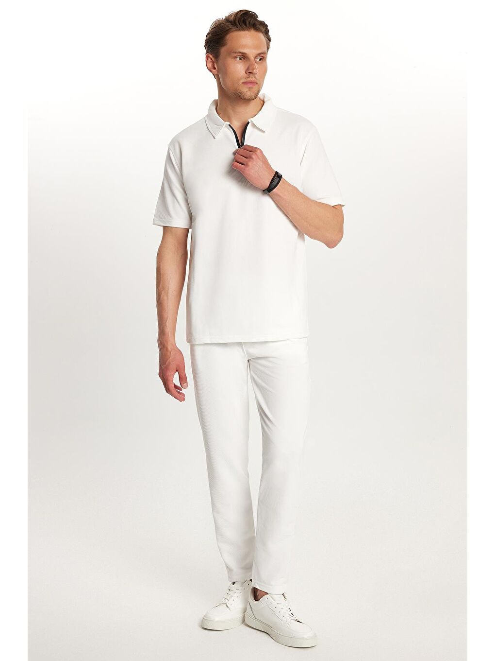 Erkek Standart Fit Pamuklu Fermuarlı Polo Yaka Beli Bağcıklı Beyaz Eşofman Takımı