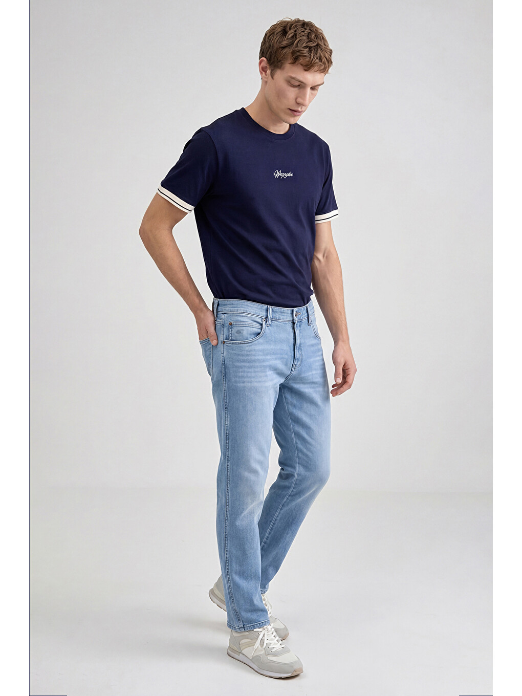 Lacivert %100 Pamuk Relaxed Fit Rahat Kesim Bisiklet Yaka Logo Detaylı Tişört-1