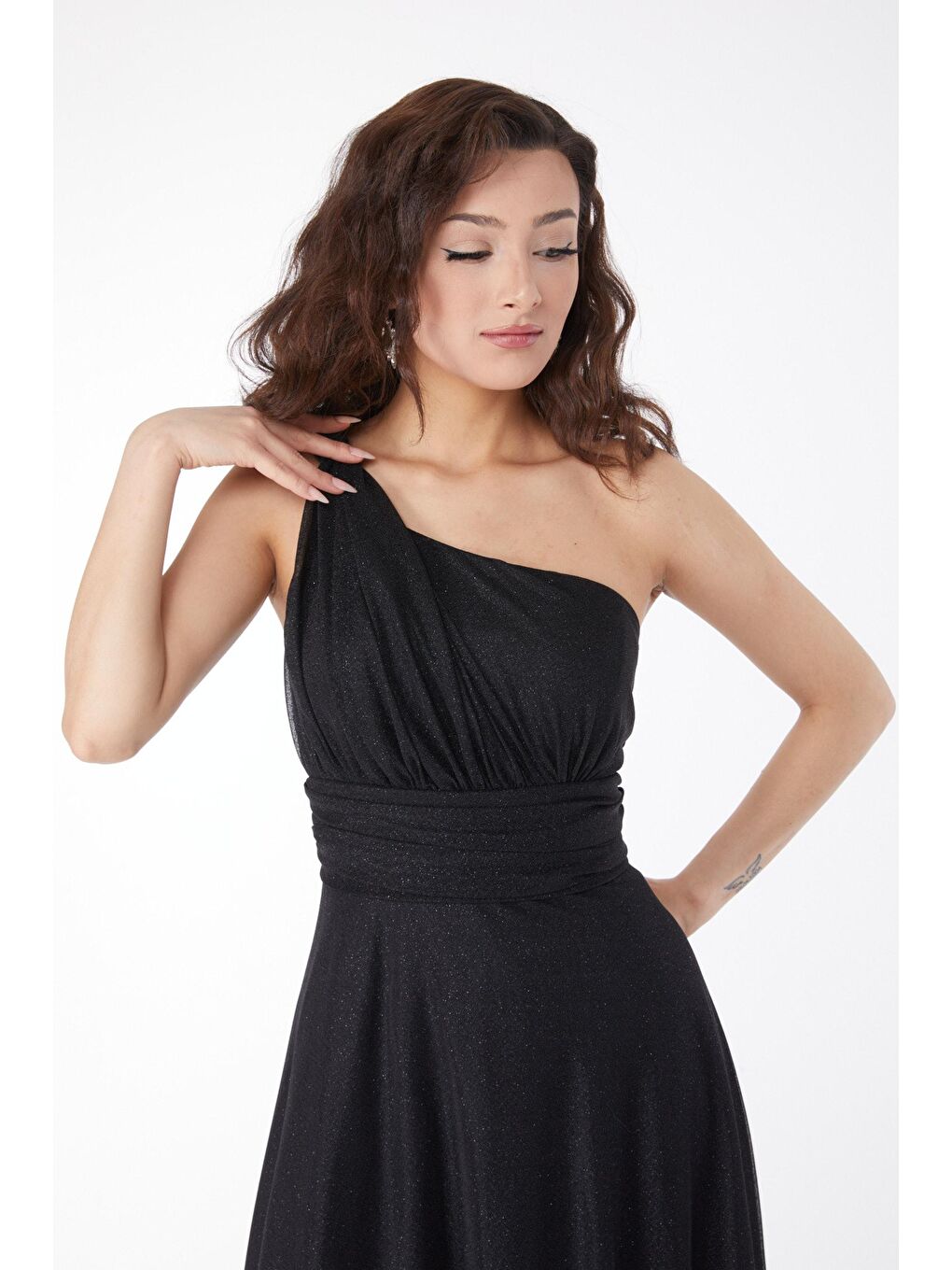 Orta Kadın Siyah Tek Omuzlu Simli Abiye Elbise - 24913-3