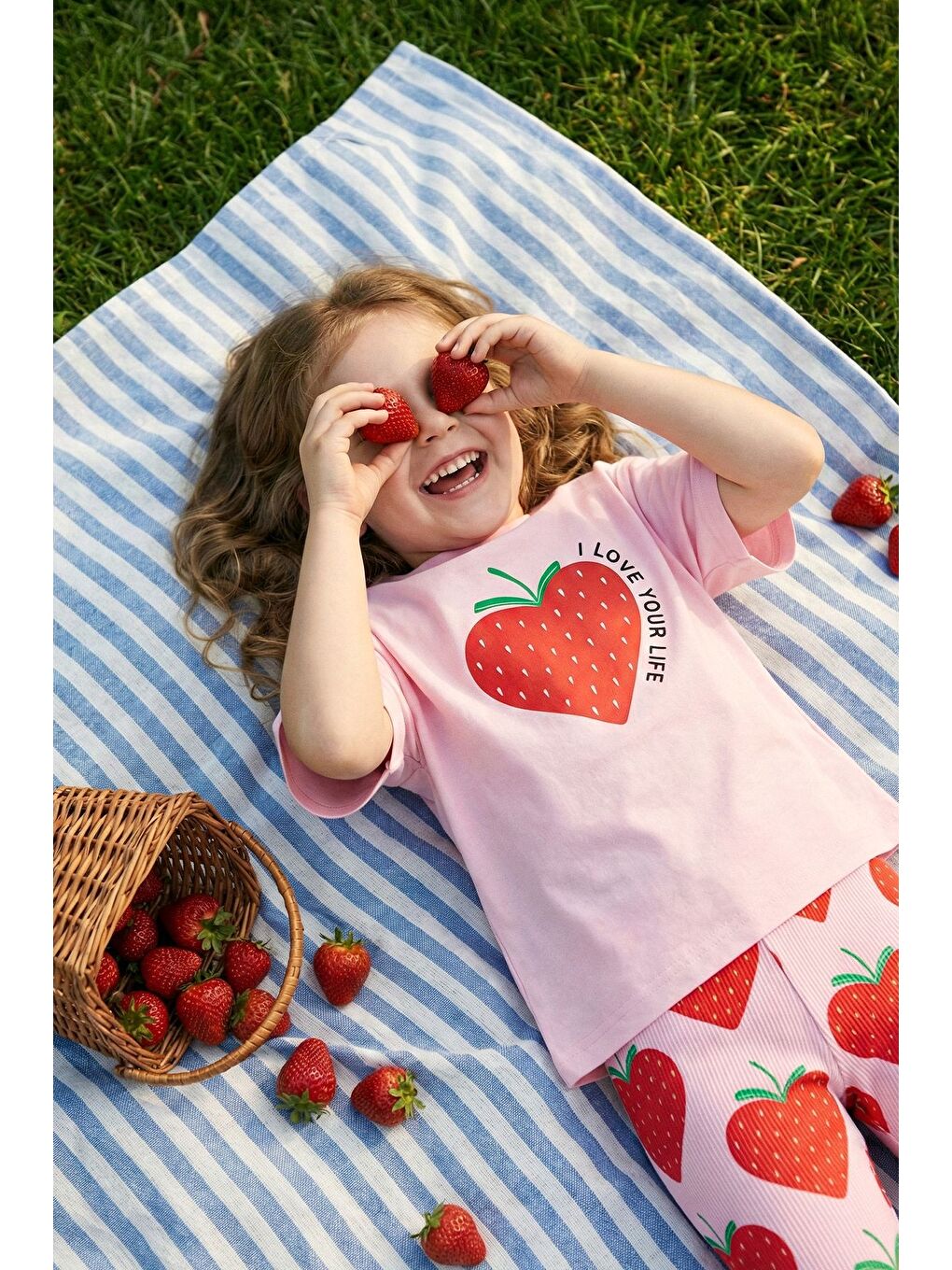 Strawberry Love Baskılı Kız Çocuk Tayt Takım – Pembe Çilek Desenli-1
