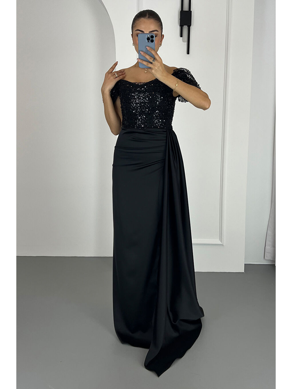 Kadın Siyah Kayık Yaka Pul Payet Uzun Abiye Elbise-1