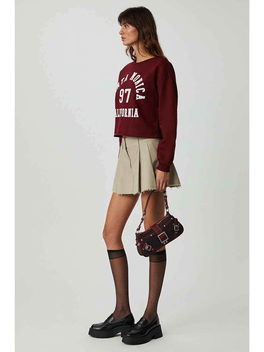 Jaelyn Kadın Uzun Kollu Yuvarlak Yaka Önü Baskılı Düşük Omuz Kısa Bordo Sweatshirt-4