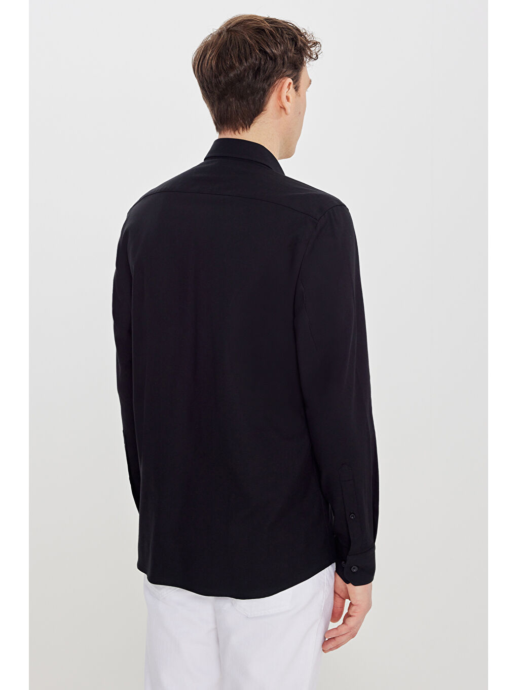 Erkek Siyah Pamuklu Slim Fit Dar Kesim Düğmeli Yaka Gömlek-4