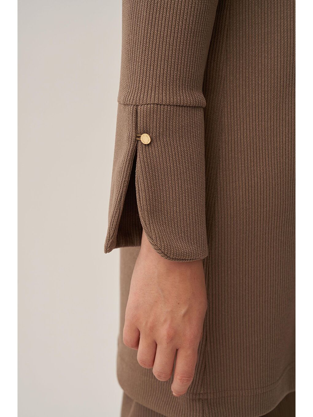 Bej Vizon-Pilise Detaylı Pantolonlu Takım-3