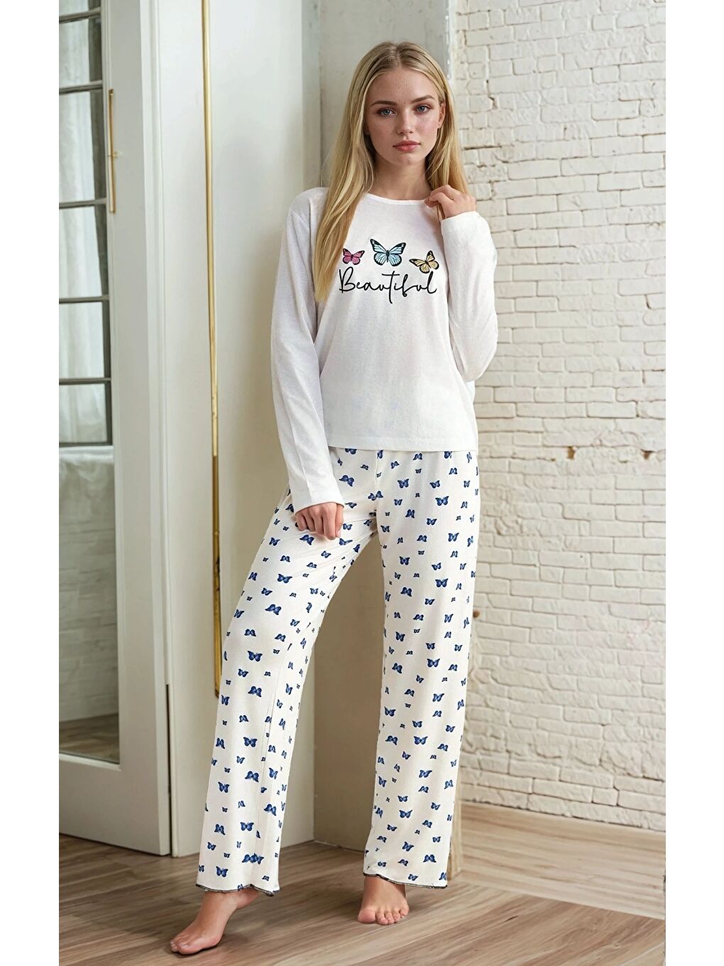 Beyaz Uzun Kollu Kelebek Baskılı Pijama Takım