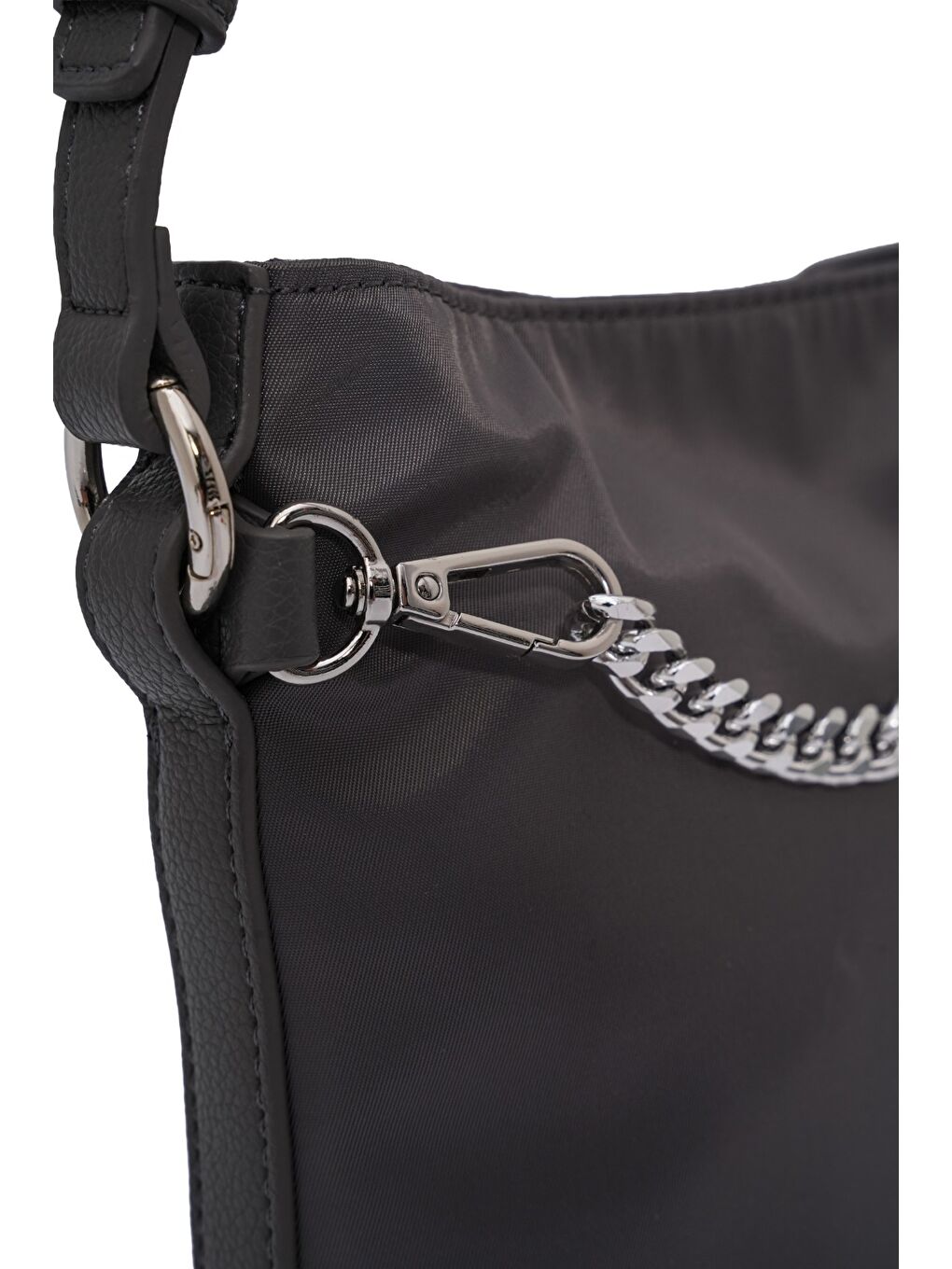 Gri Zincir Detaylı Çapraz Askılı Kadın Çanta MB16-3