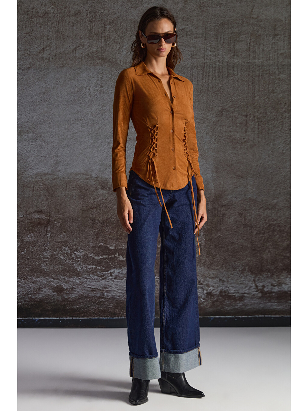 Bogotan Kadın Slim Fit Vücudu Saran Süet Belden Bağlamalı İpli Kahverengi Gömlek-1