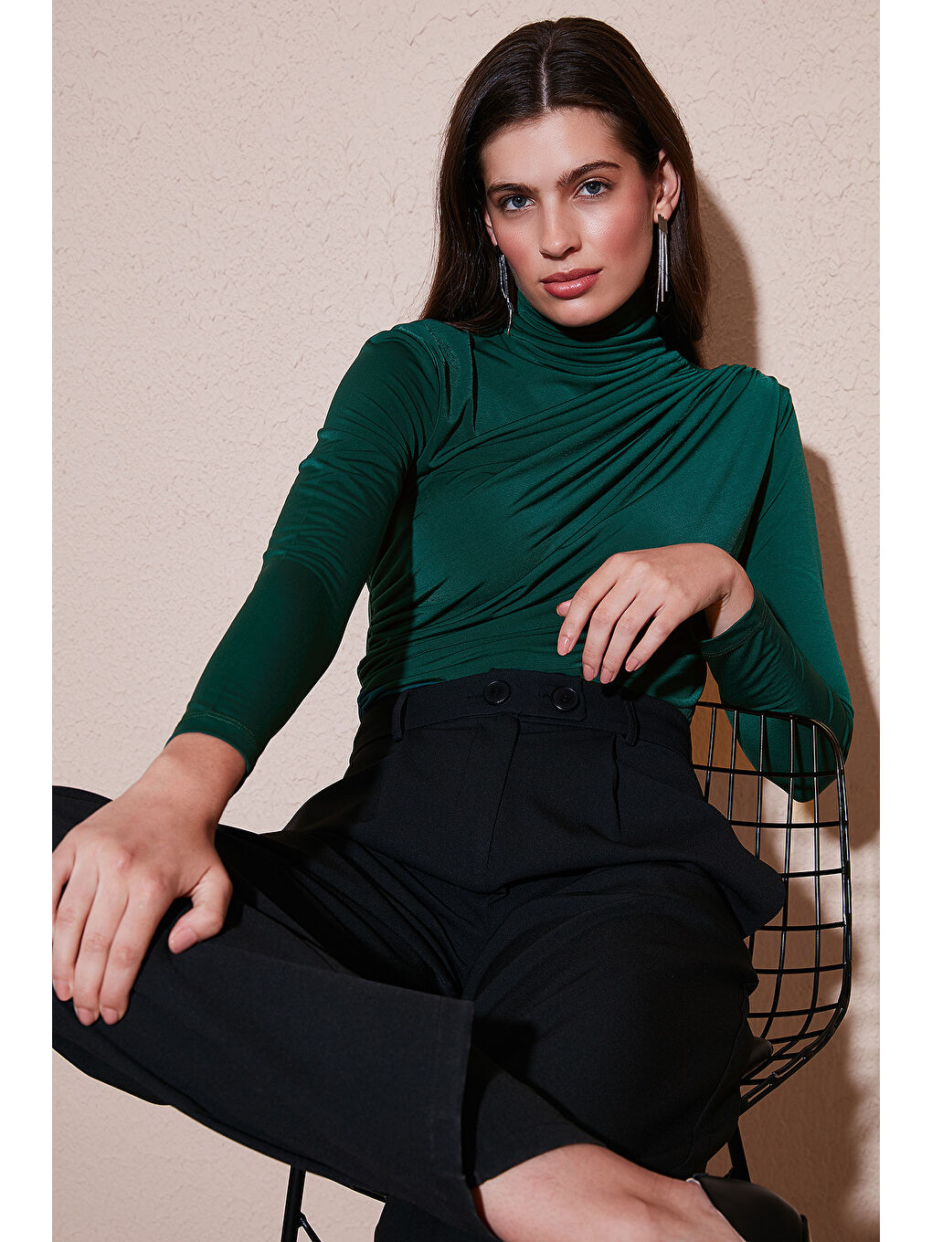 Yeşil Streç Büzgü Detaylı Slim Fit Dik Yaka Kadın Bluz 669925