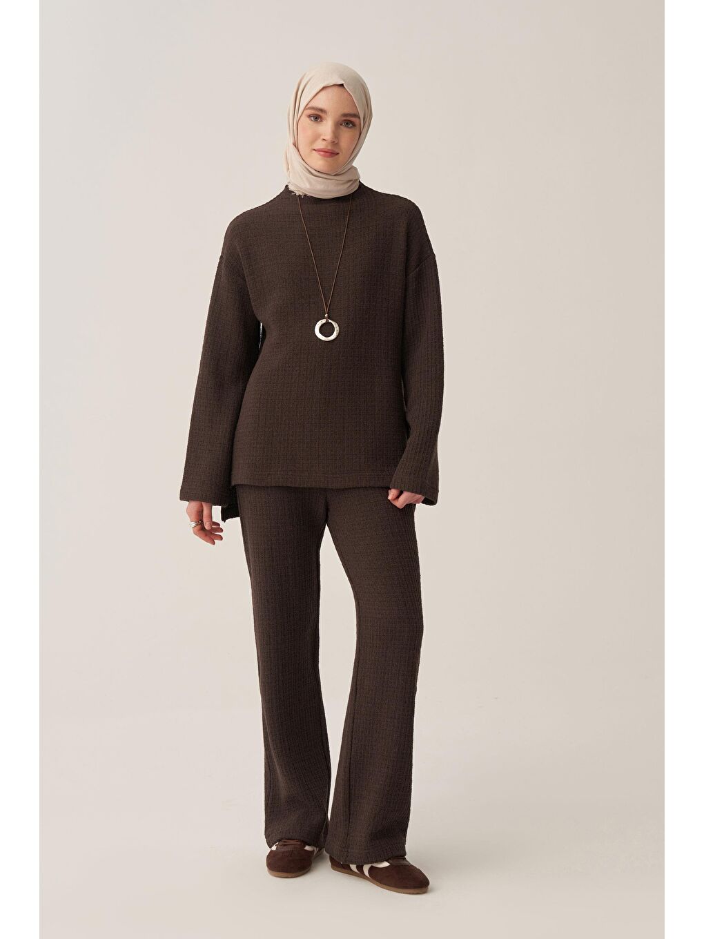 Kahverengi Kahve-Triko Efektli Pantolonlu Takım-1