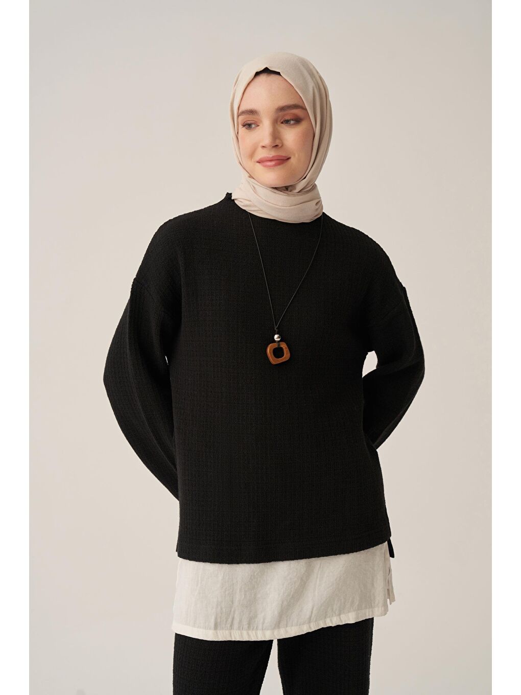 Siyah-Triko Efektli Pantolonlu Takım-4