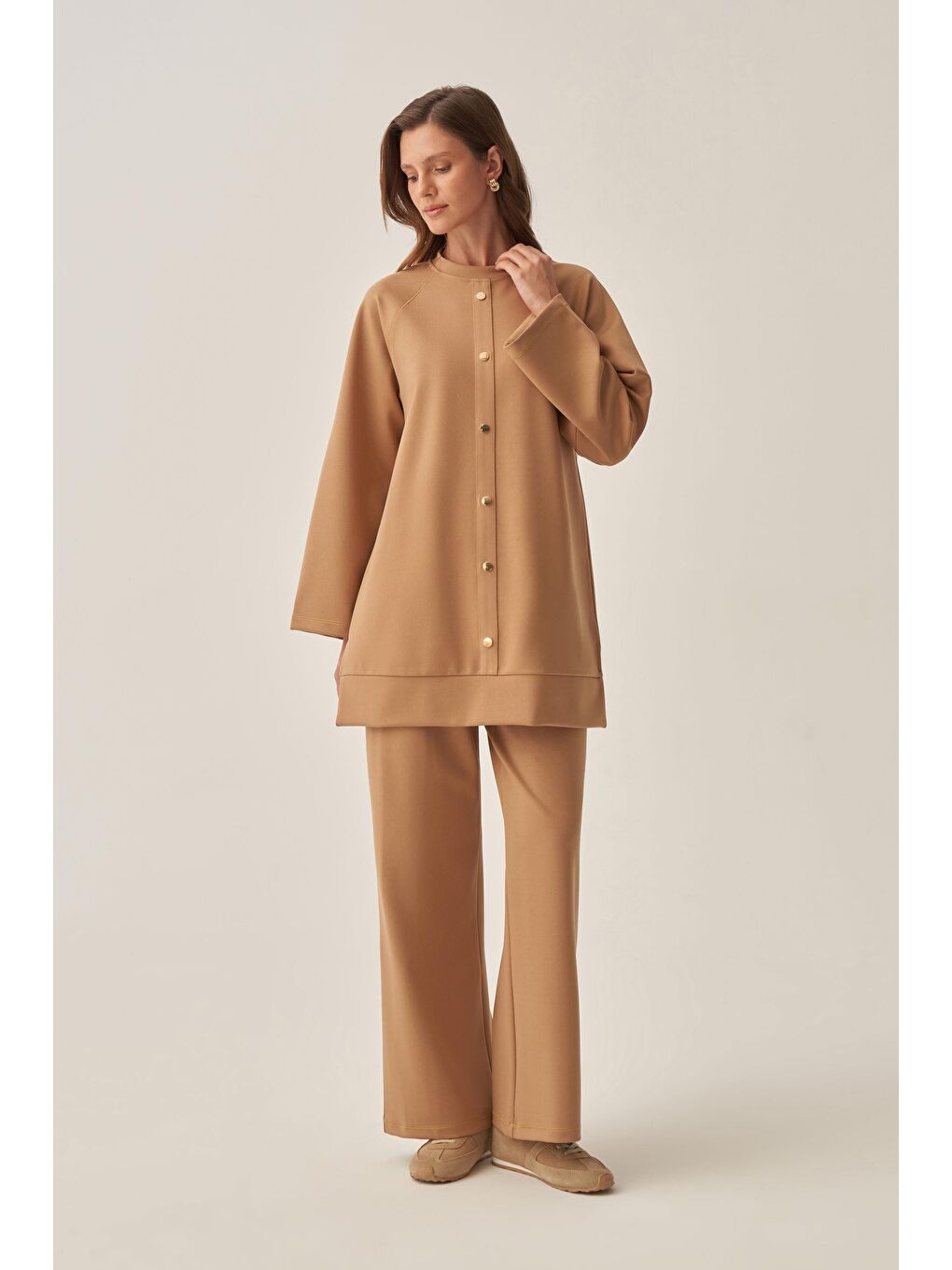 Bej Vizon-Gold Çıtçıtlı Pantolonlu Takım