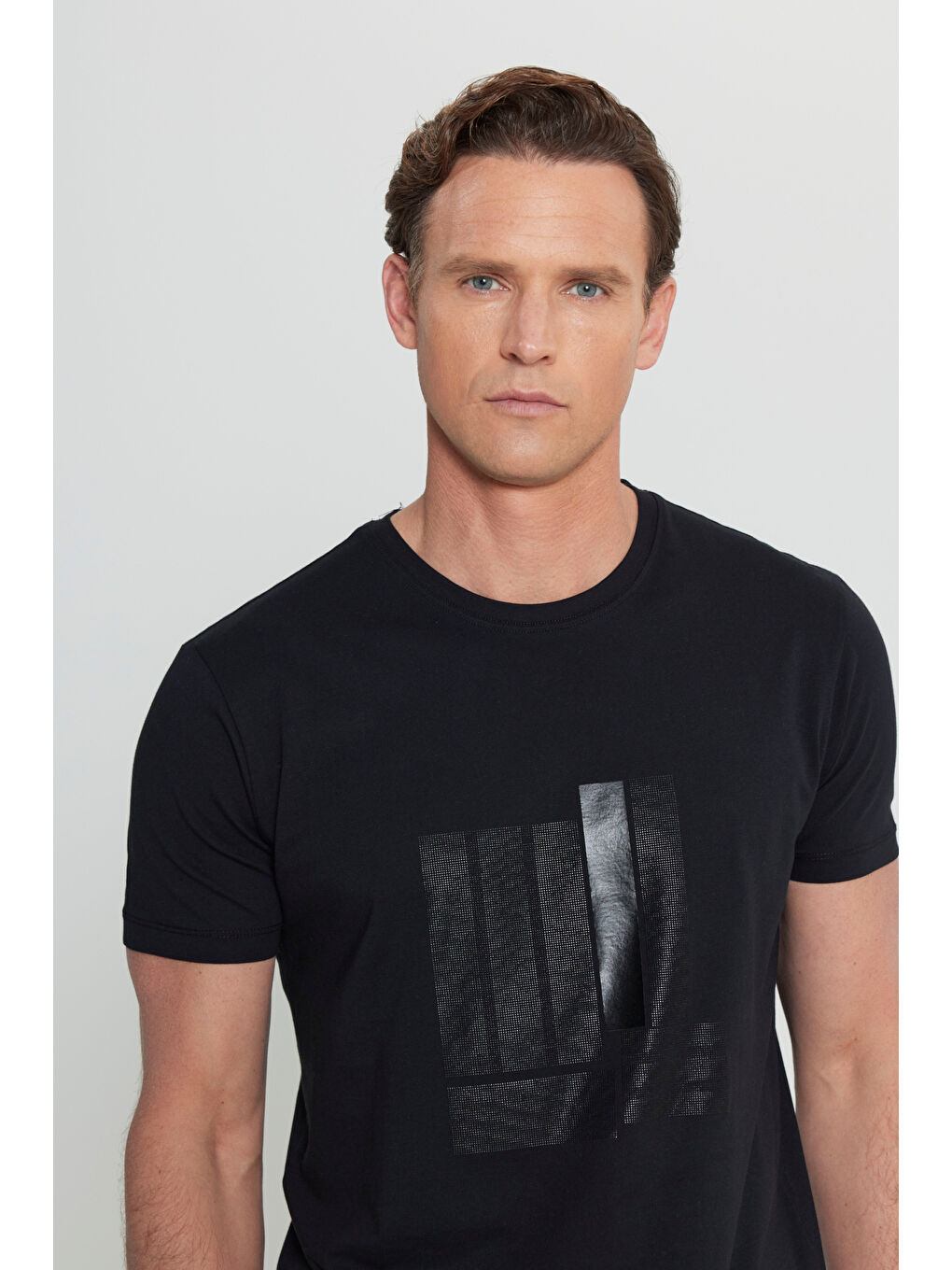Erkek Siyah Pamuklu Slim Fit Dar Kesim Bisiklet Yaka Baskılı Esnek Tişört-3
