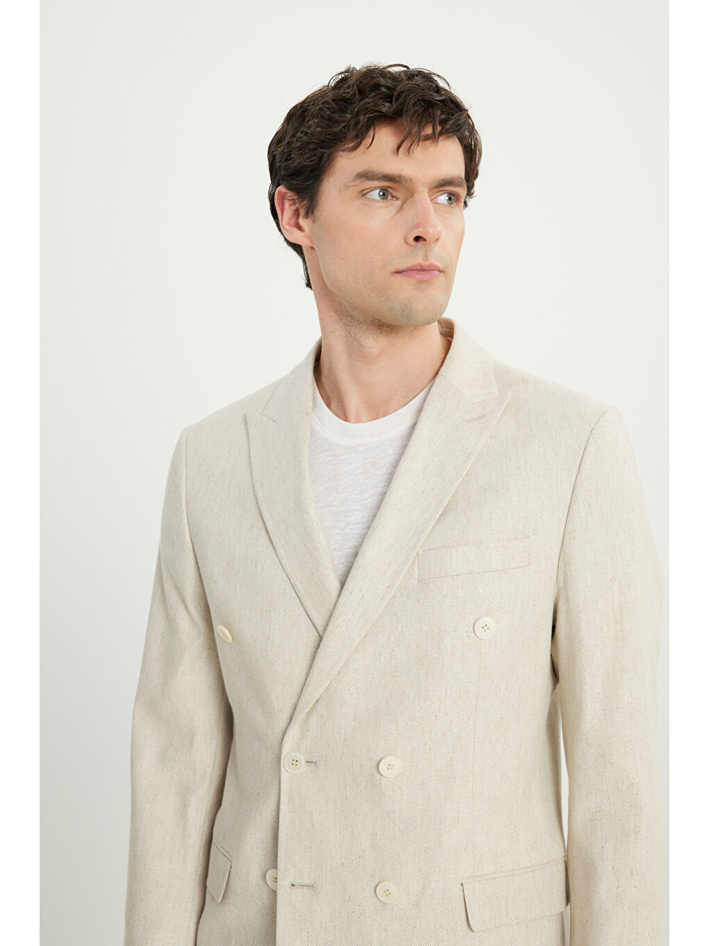 Erkek Bej Keten Slim Fit Dar Kesim Kırlangıç Yaka Desenli Torba Cepli Kruvaze Takım Elbise-2