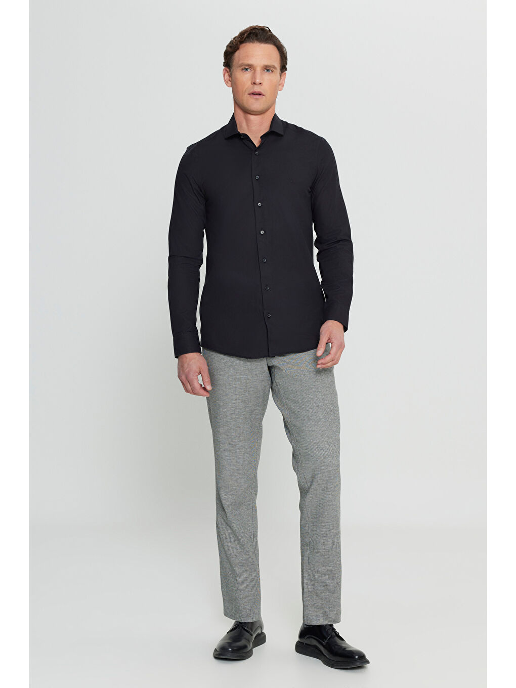 Erkek Siyah Slim Fit Dar Kesim Küçük İtalyan Yaka Armürlü Gömlek-1