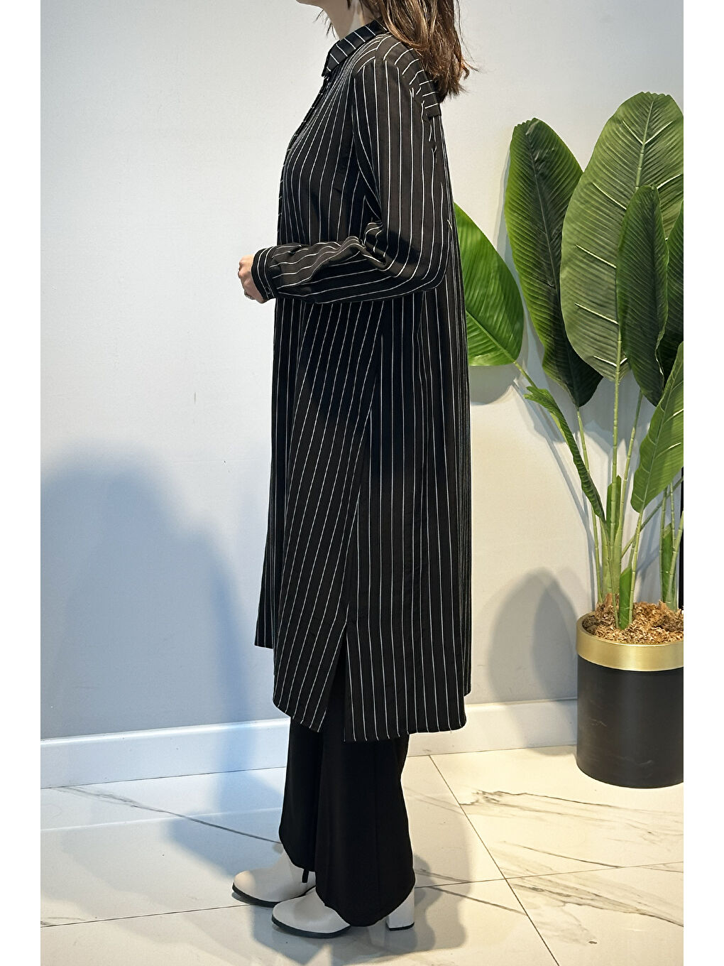 Büyük Beden Gizli Düğme Detay Çizgili Uzun Gömlek 19489 Siyah-2